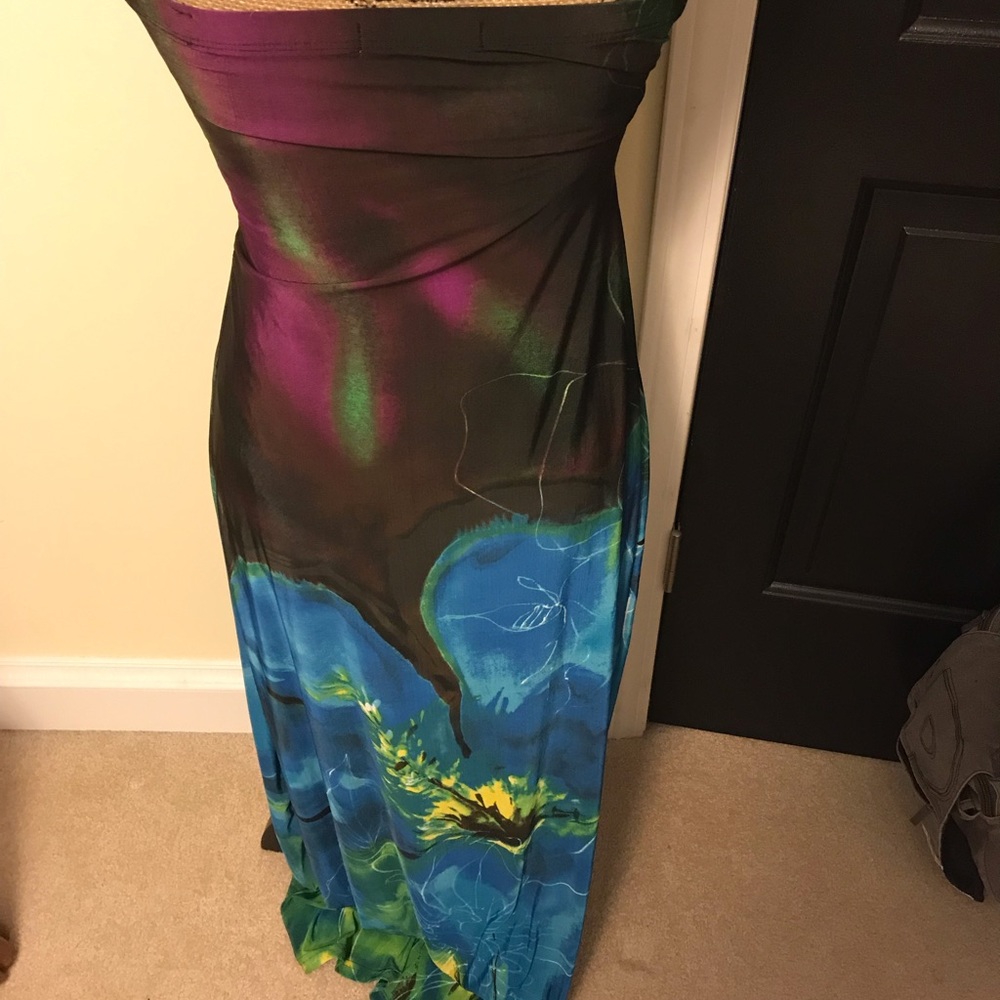 Beautiful dress - Picture 4 of 4